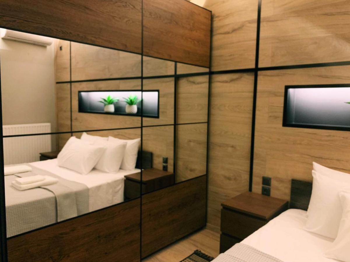 Luxury Townhouse Suite Larissa Exteriör bild