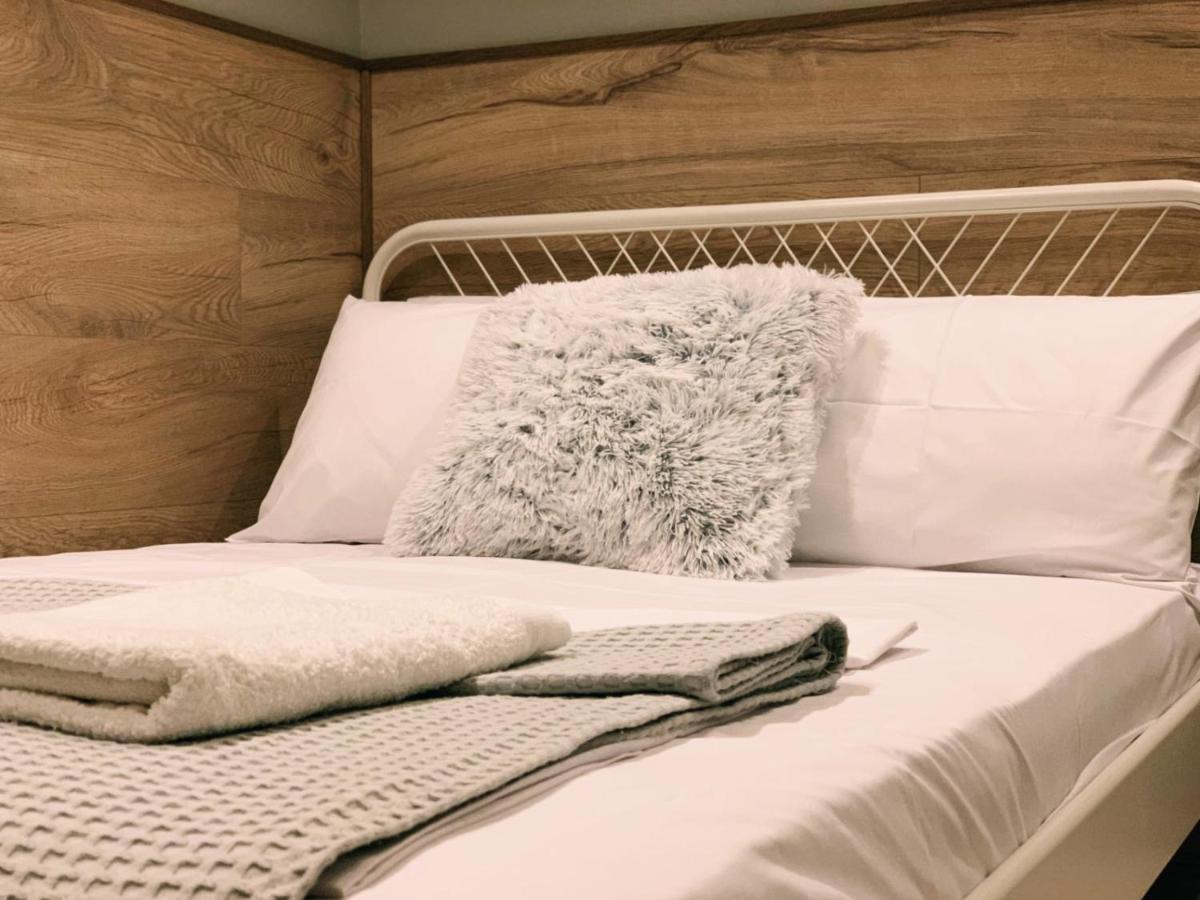 Luxury Townhouse Suite Larissa Exteriör bild