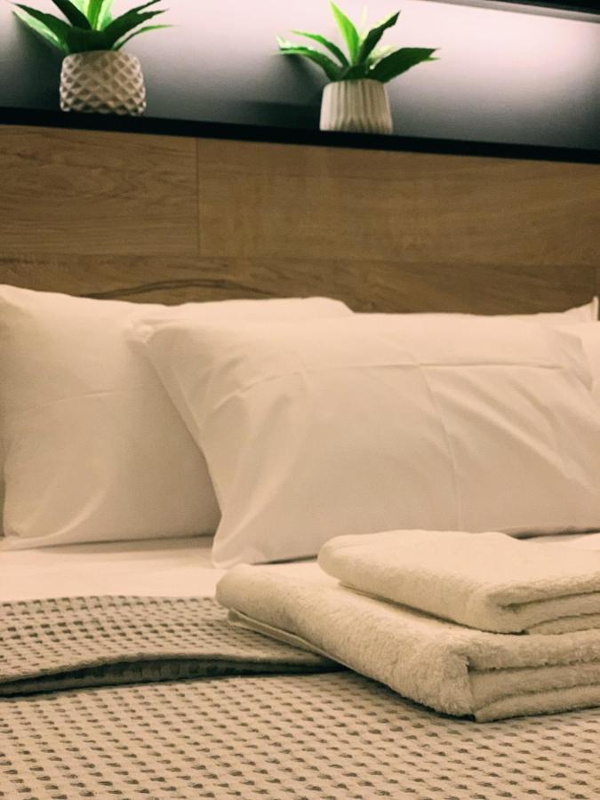 Luxury Townhouse Suite Larissa Exteriör bild