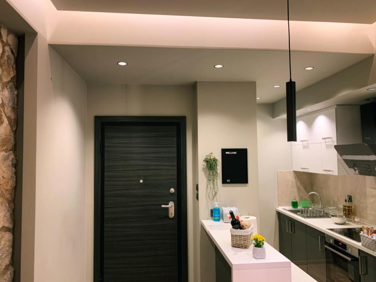 Luxury Townhouse Suite Larissa Exteriör bild