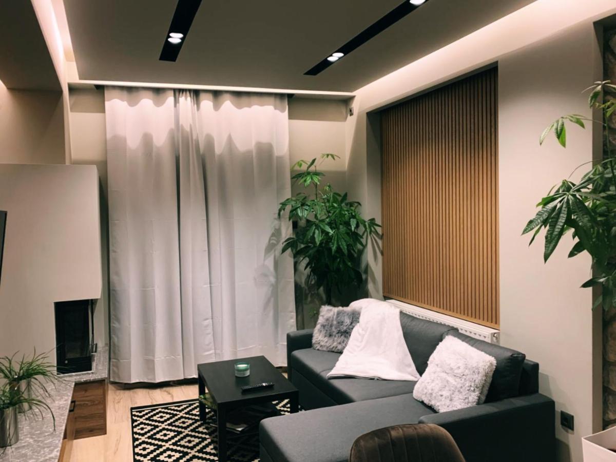 Luxury Townhouse Suite Larissa Exteriör bild