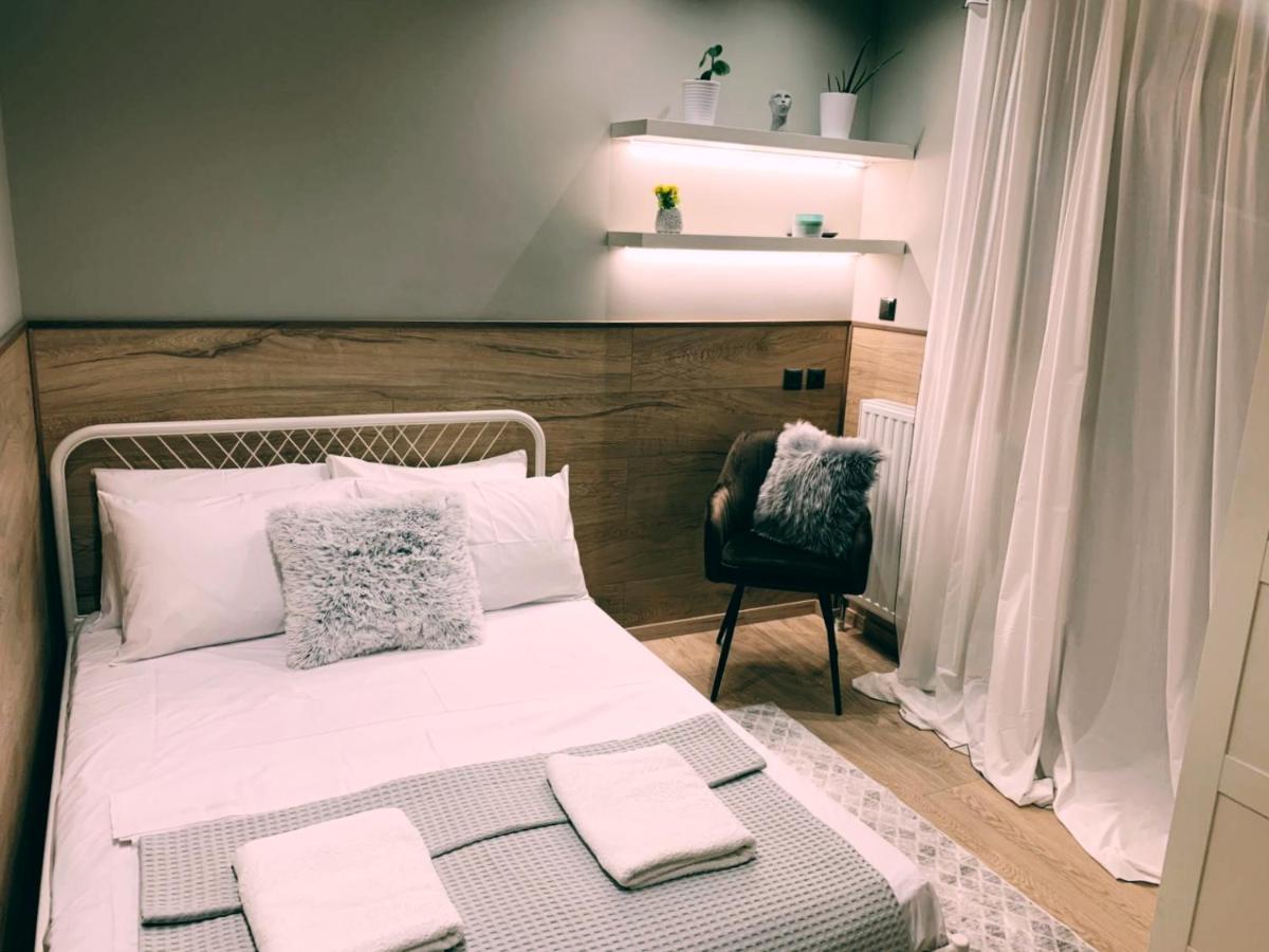 Luxury Townhouse Suite Larissa Exteriör bild